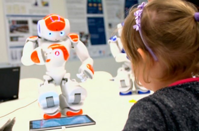Обучая роботов, дети учатся сами